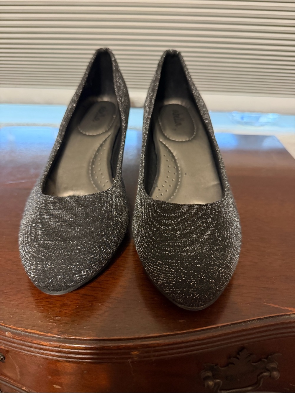 Women's Black Sparkle Pointed-Toe heels